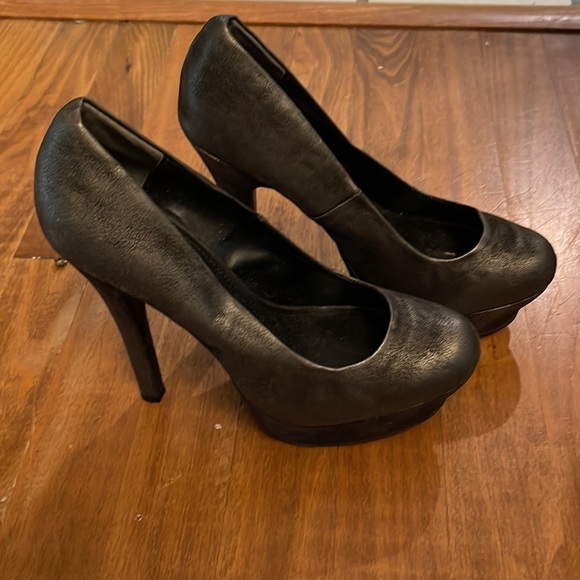 High heel gray-ish size 7M - Picture 3 of 6